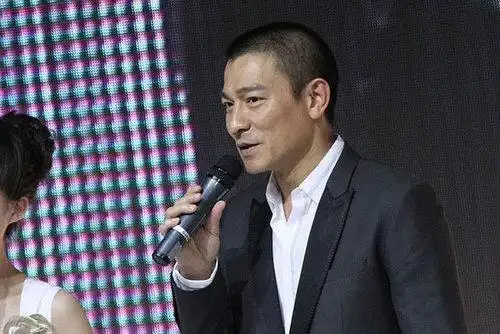 吴京成龙李连杰等十位男星平头造型,男人味十足!