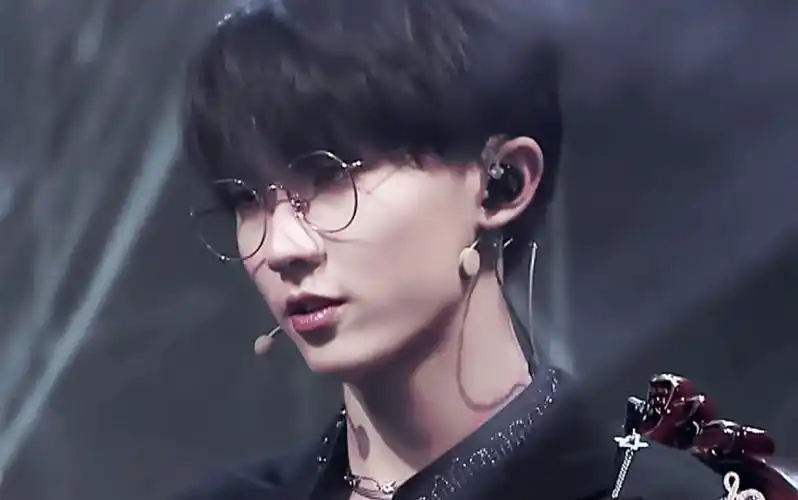 马嘉祺病娇午夜场s感说一句内娱s感之神不为过吧