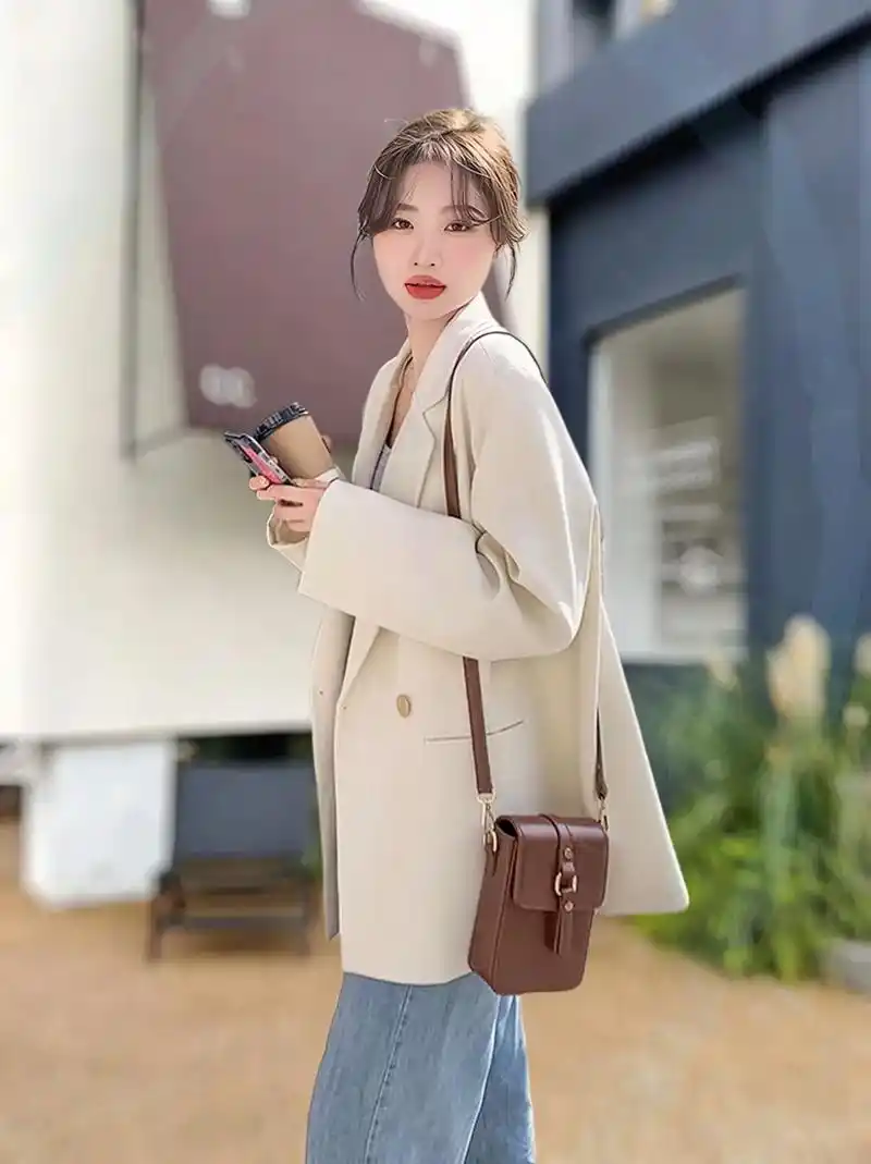 米白色的韩版小西装外套.