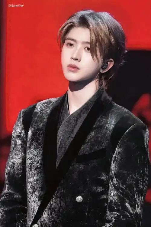 蔡徐坤默片国风舞台