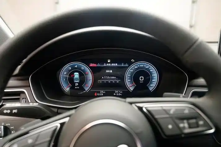 奥迪液晶仪表盘和普通奥迪仪表盘是什么样的