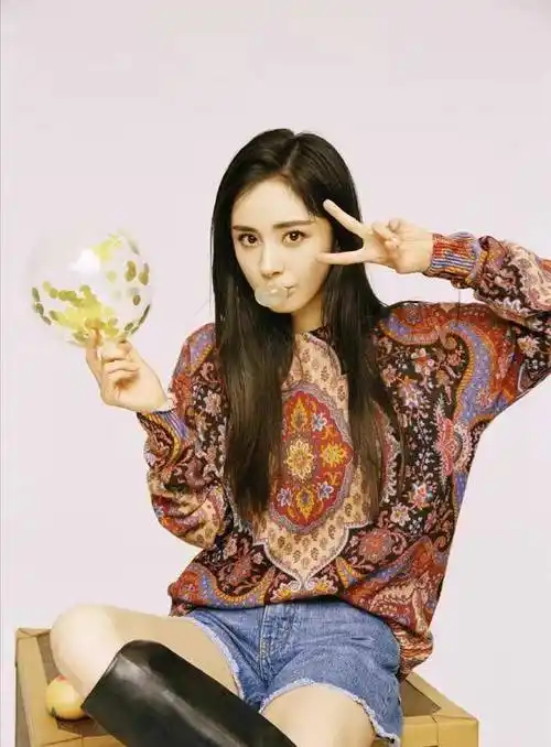 张彬彬说"在嘉行对我一见钟情的时候,那个时候我还是个大学生",他演过