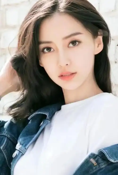 被资本抛弃,复出宣告失败,如今35岁的杨颖怎么样了