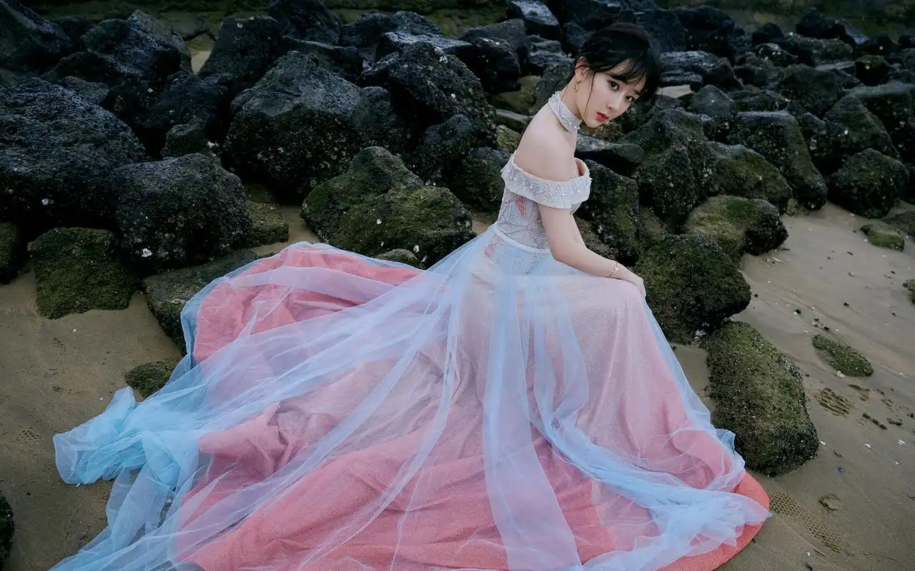 杨紫浪漫仙气高清桌面壁纸