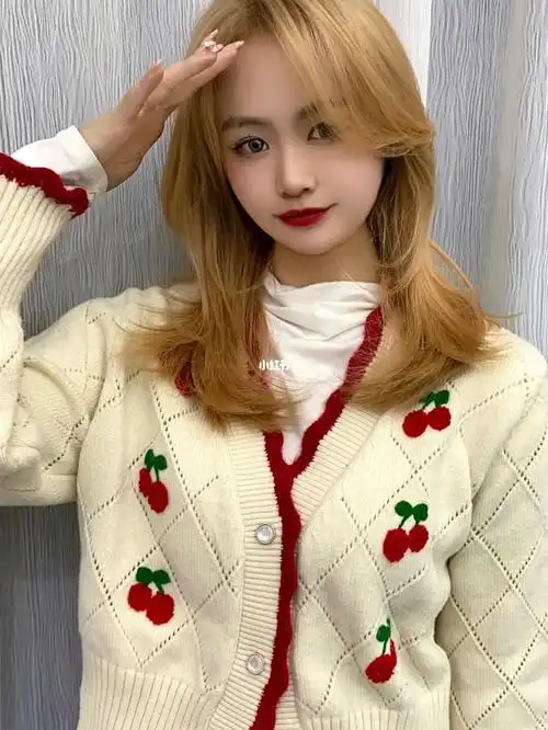 黄头发_发型_发色_显白_万达广场攻略_夏天去哪玩_夏季显白发色推荐