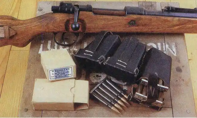 上战场要带这么多东西德军毛瑟98k步枪各种附件