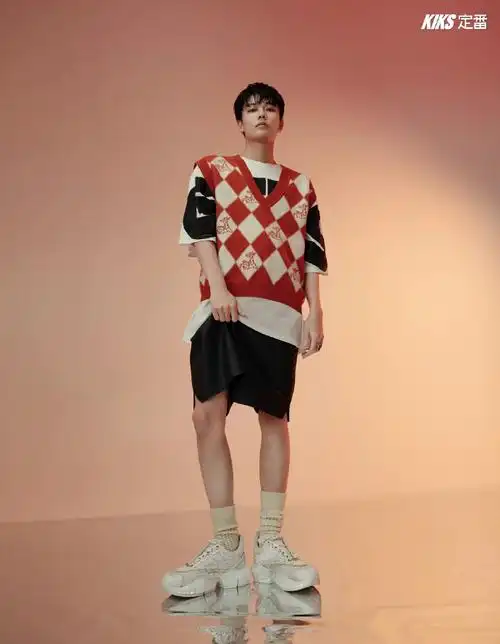 内娱九头身身材的明星#还有谁没看过林彦俊的全身照嘛?