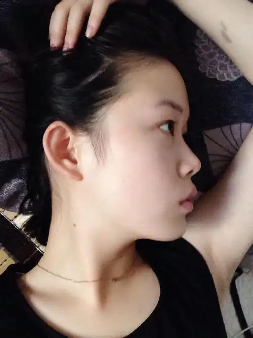 懂得进来. 我鼻梁低陷而且有点朝天鼻, 耳朵很薄的.这种面相哪里不好?