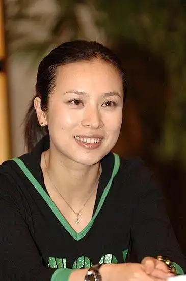 图文:《天堂的眼睛》关机 王纳文演员身份亮相(3)