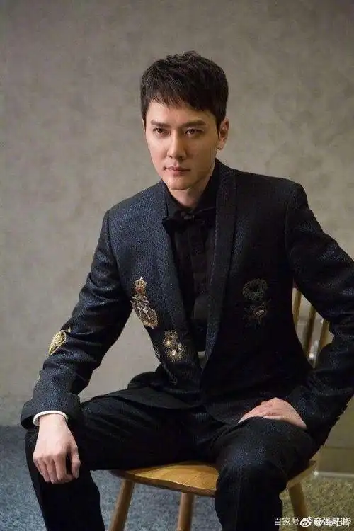 男星冯绍峰照片合集