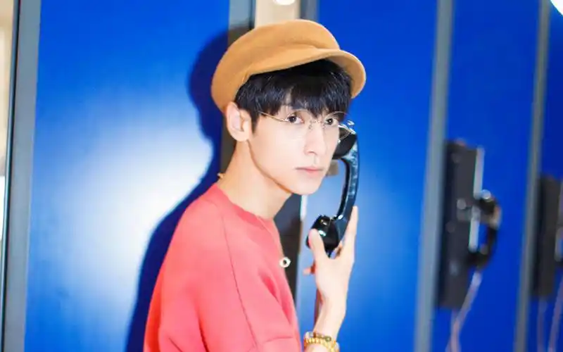 罗云熙时尚帅气写真高清壁纸