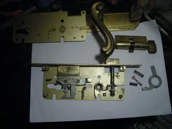 通用的霸王锁体谁有这种防盗门锁 锁体内部结构图的,我拆了装不回去了