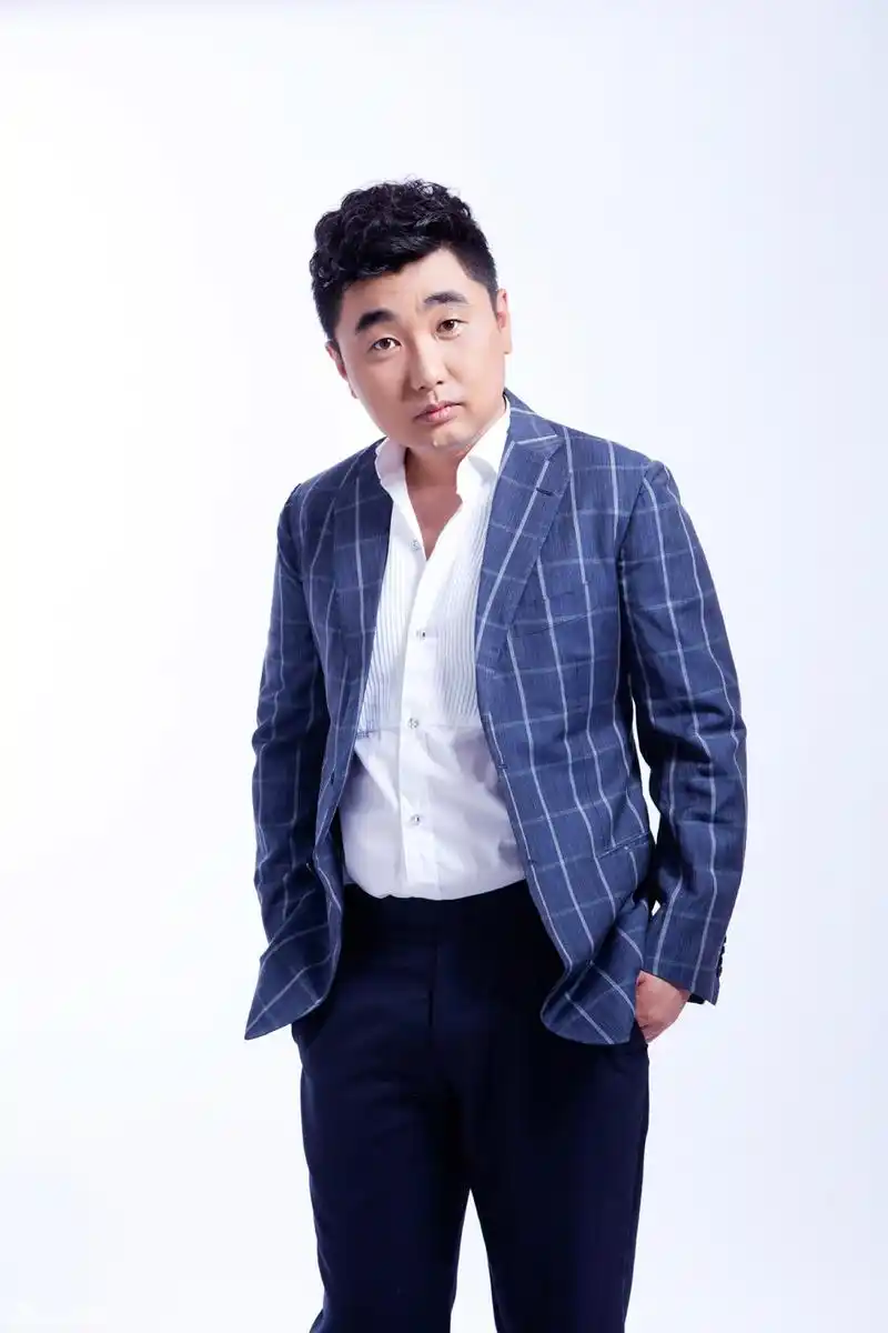 组图:周德华年度大片曝光 绽放初冬时尚_高清图集_新浪网