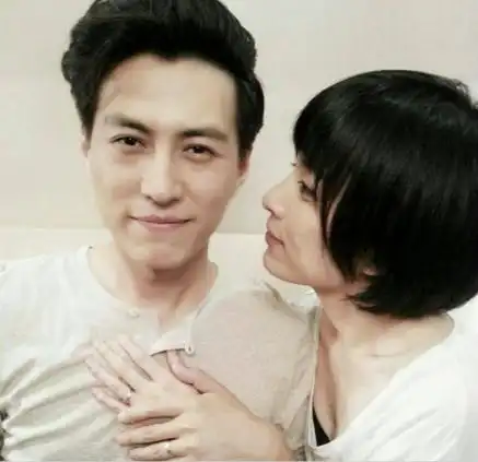 【图】郭绍晖李佳离婚原因是什么 内地男演员靳东插足了吗