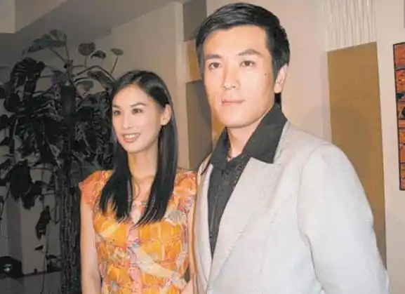 2005年,黄圣依仅用几张照片,便让周星驰的心血顷刻崩塌_杨子花_公司