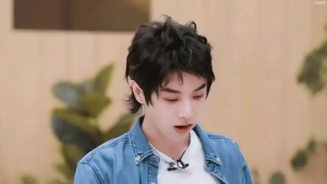 宝宝太可爱了太可爱了060506@华晨宇yu#2024华晨宇火星演唱会