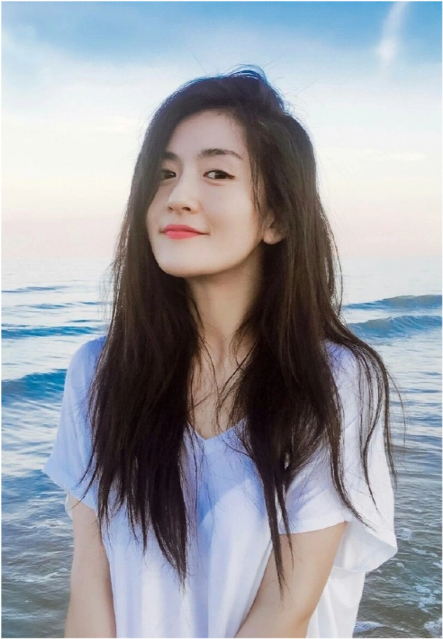 谢娜低调秀恩爱,化身粉头点赞张杰动态,夫妻俩将在三季度一起回归