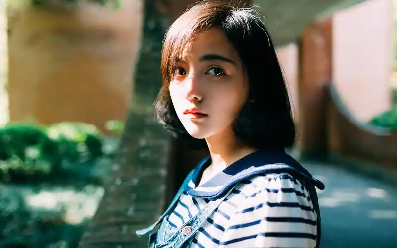 清纯大眼美女高清电脑壁纸