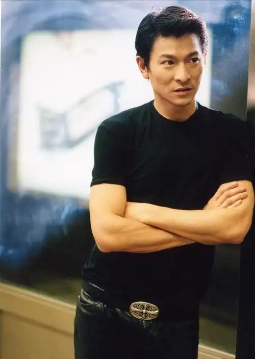 那个狂追刘德华,守身如玉43年的杨丽娟终于有了结局