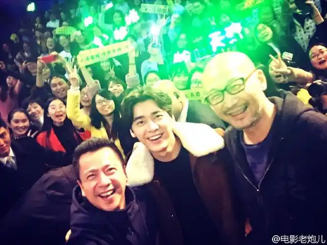 电影老炮儿#天津站自拍来啦高颜值老炮儿和小炮儿@王中磊@管虎@李易峰