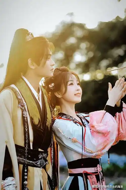 今日明星最新动态:易烊千玺杨紫,赵露思贾玲,龚俊张艺兴,虞书欣杨超越