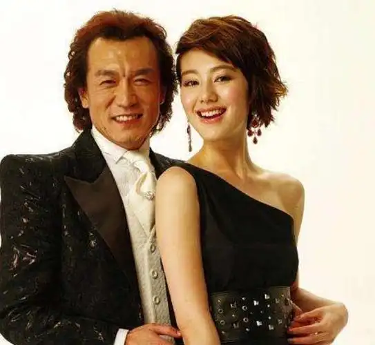 歌手王冠个人资料简介