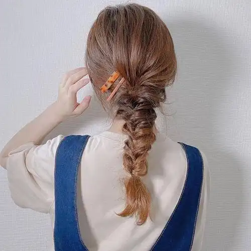 每刻美丨赵丽颖粉蓝编发又甜又酷 一波日系编发推荐!