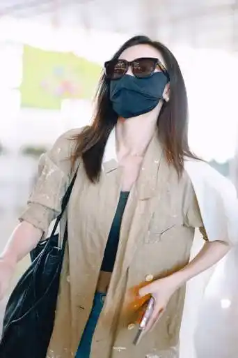 倪妮出发香港机场路透##倪妮进组新电影