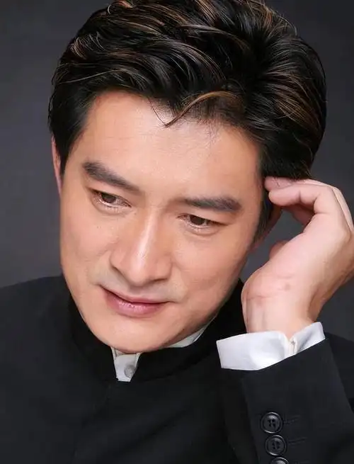 歌手黄安直播被禁一句播不了回大陆再说惹网友各种猜测