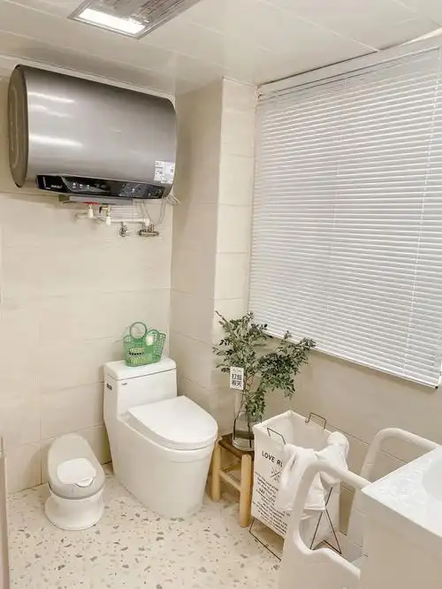 4平米简约清爽卫生间这样装60