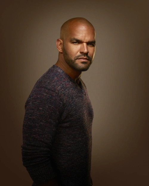 小谈越狱展现的人性和人际