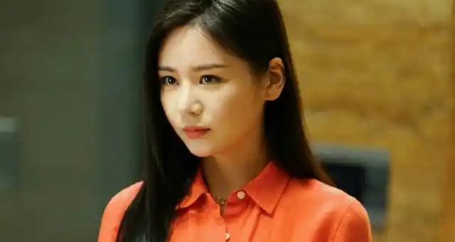 邱意浓,原名邱璐璠,1990年10月30日出生于江西省九江市都昌县,中国