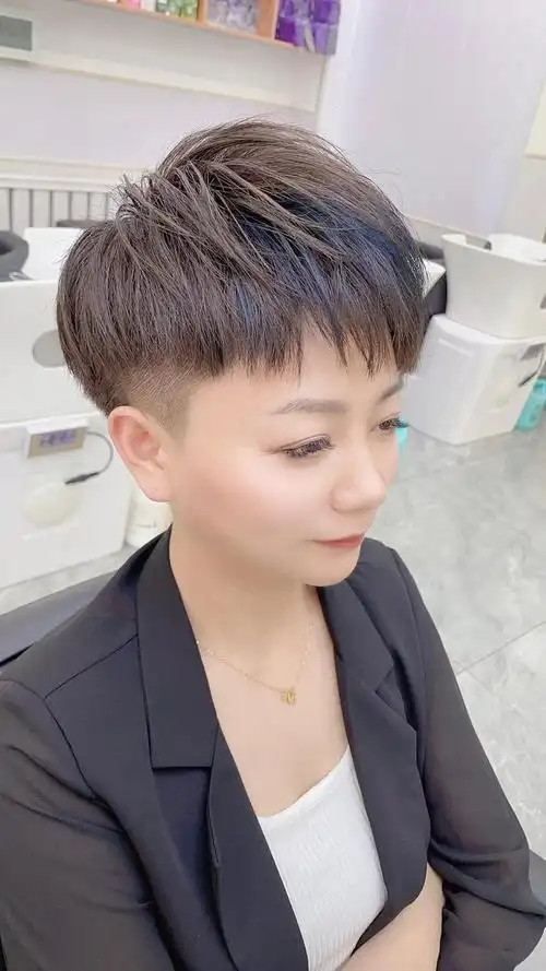 天热剪短发最火,尤其这三种,清爽利落让人上瘾|碎发|发型|刘海|发尾