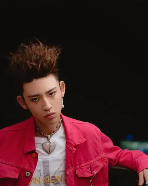 小鬼王琳凯扳手耳环朋克风写真图片36