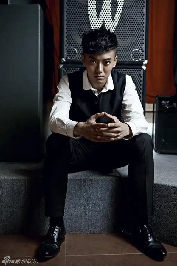 组图:陈月末全新时尚大片 诠释轻熟绅士极具魅力_高清图集_新浪网