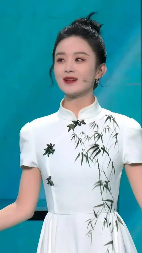赵丽颖央视春晚怼脸镜头