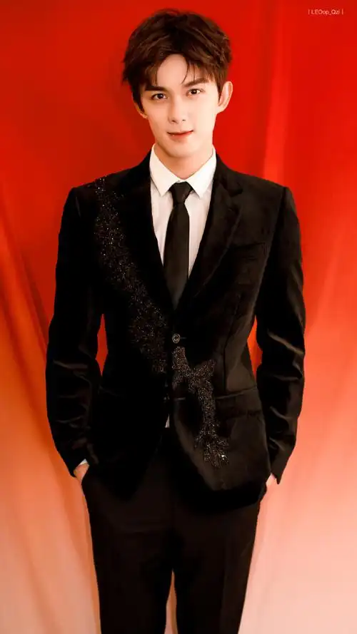 吴磊超话|#吴磊电视剧爱情而已#好喜欢吴磊大帅哥穿西装啊!@吴磊leo