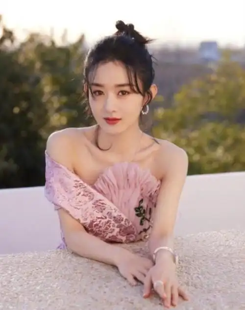 赵丽颖穿粉色裙子照片赵丽颖粉色公主裙造型曝光