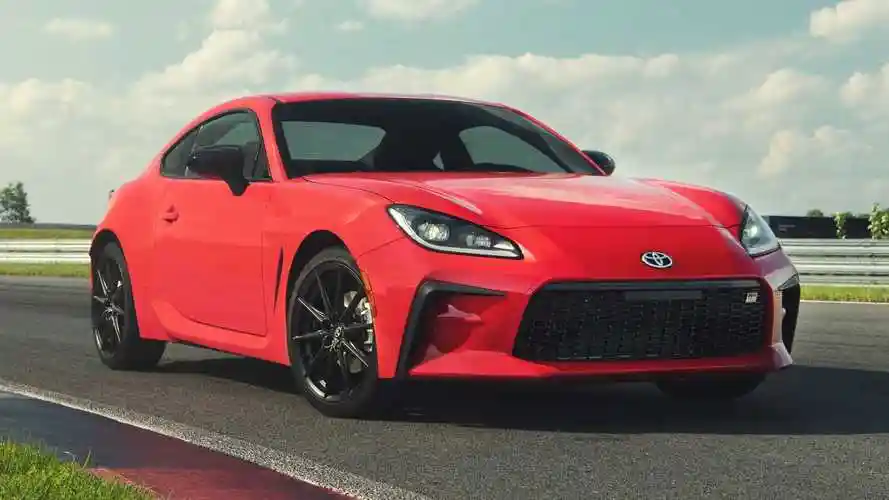 合人民币177万起2022款丰田gr86配24升引擎和手动挡060mph仅61秒