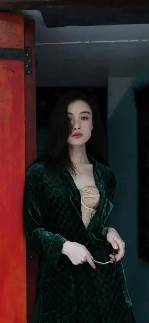 倪妮高清壁纸太爱叶流西我西姐太帅了