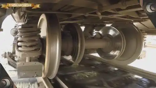 火车车轮的工作原理是什么看完才知道原来在铁轨上是这样转弯的