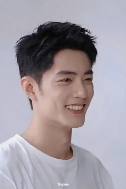 肖战嘴角上扬##肖战#这崽子笑好甜!太治愈了@x玖少年团肖战dayooy