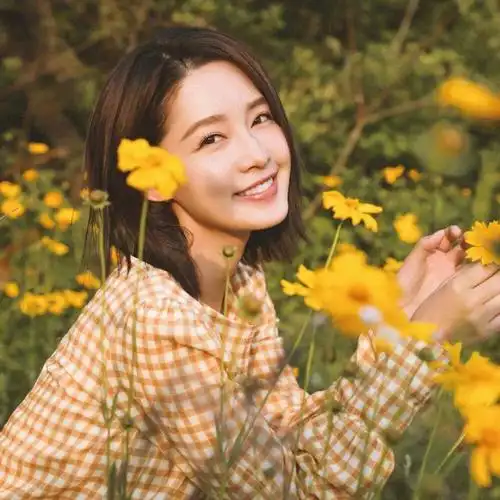 爱豆头像|李沁_腾讯新闻