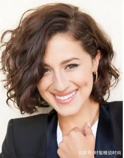自然卷适合这样两款发型,天生卷发的你再也不用烦恼了!
