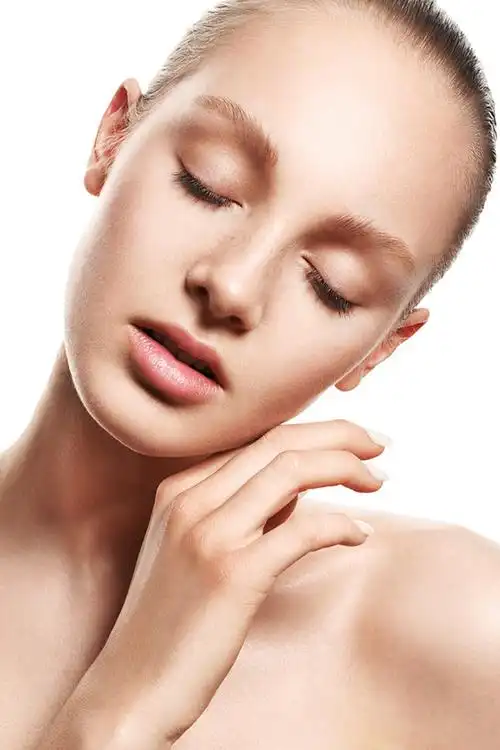 女性健康护肤品美容人像