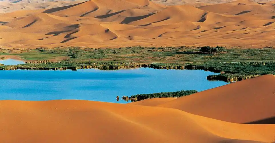 腾格里沙漠月亮湖成人票