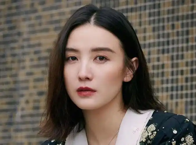 至今未婚的10位大龄女星,各有各的苦衷,最大57岁,最小43岁