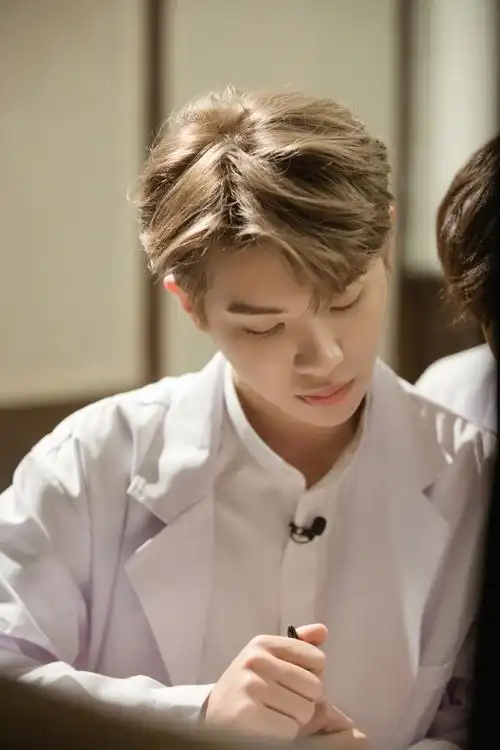 justin黄明昊密室大逃脱