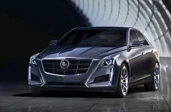 运用了许多凯迪拉克的经典设计语言,锲型车身轮廓鲜明,线条硬朗,车头