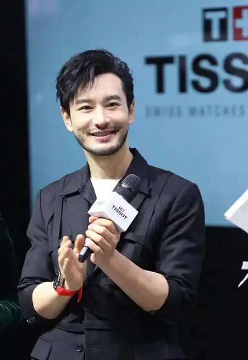 黄晓明真不在乎形象,胡子拉碴略显邋遢,"邪魅一笑"有点油腻_男士们